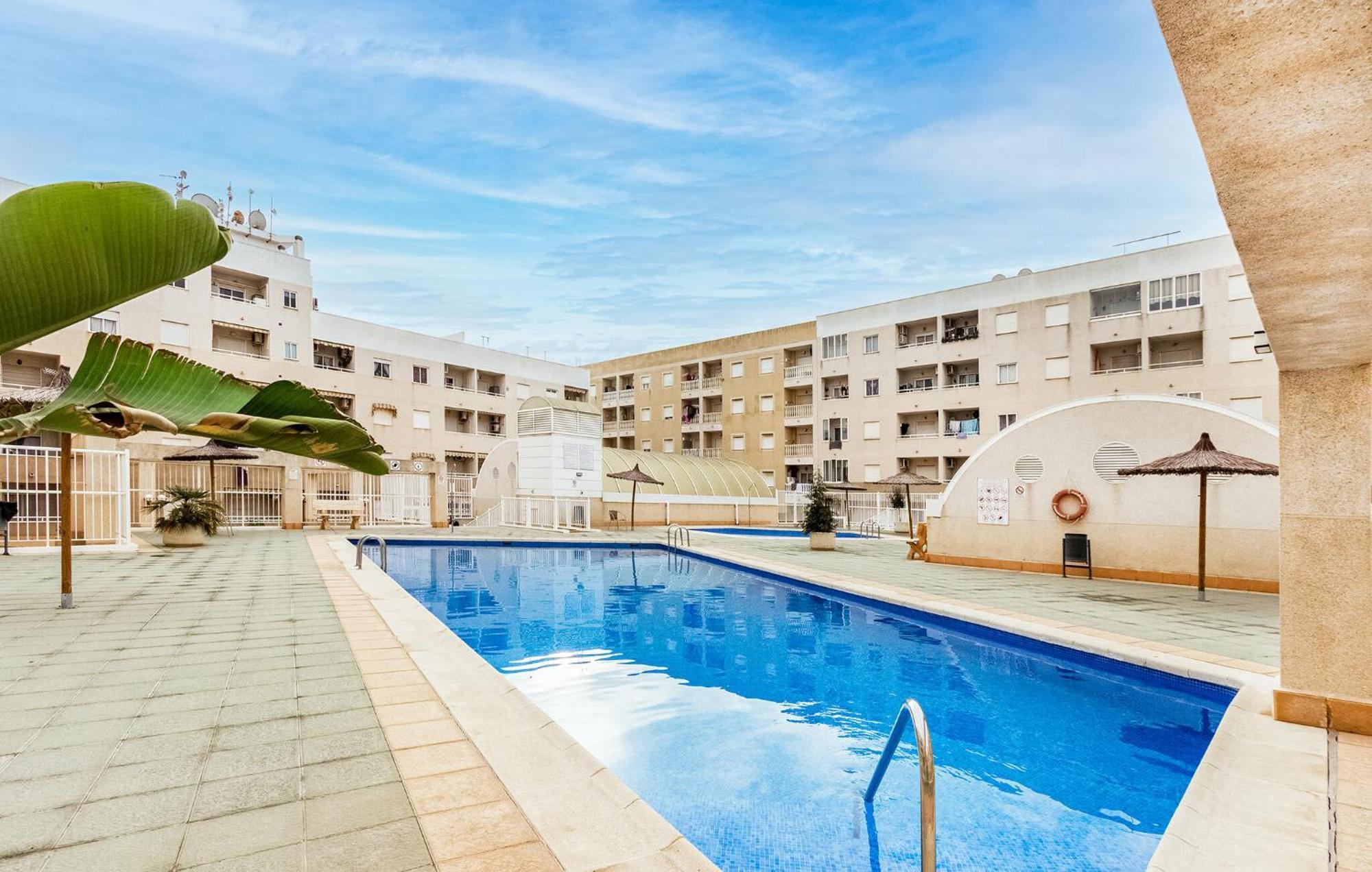 Amazing Apartment In Torrevieja With Kitchen Exterior foto